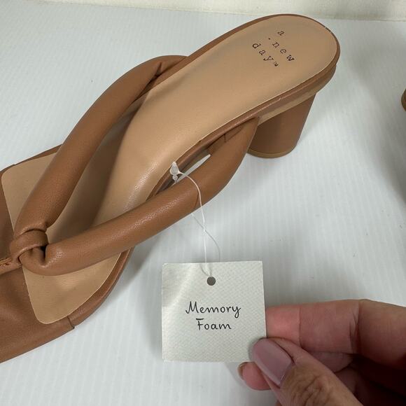 A‎ NEW DAY Elvie Round Heel Sandal Brown Size 8.5 Vegan Beach Vacation Casual - Picture 8 of 9